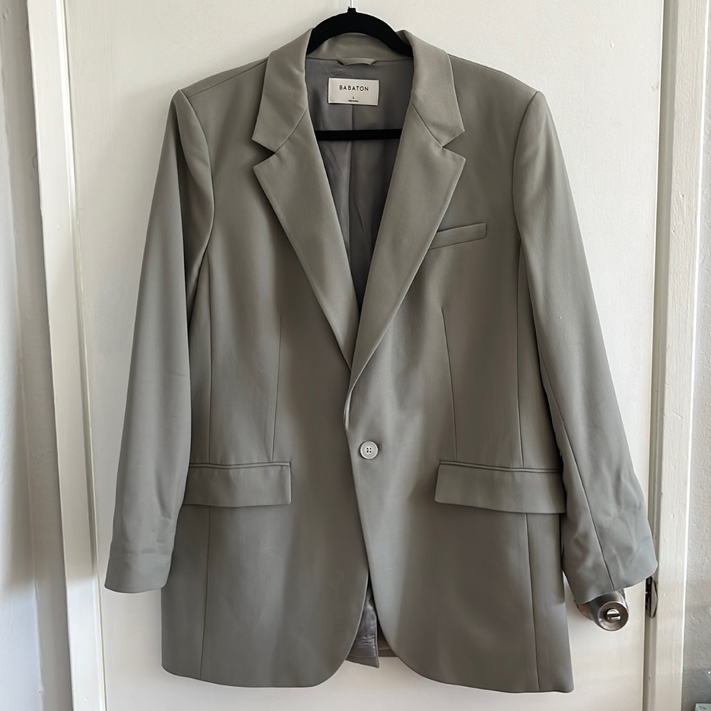 Aritzia Babaton Agency Blazer in Light Pewter Grey SZ LG